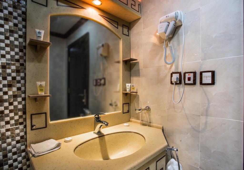 Manazel Al Sofara Aparthotel Янбу Екстериор снимка